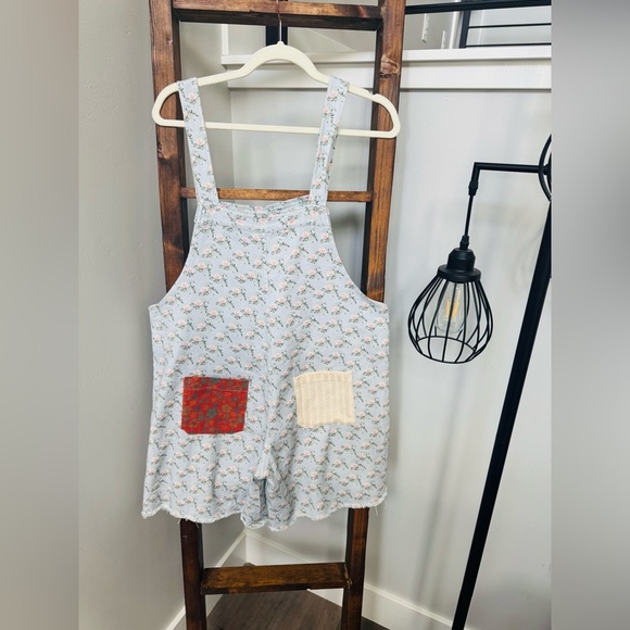 Women’s POL cottage core shortalls - Picture 4 of 5